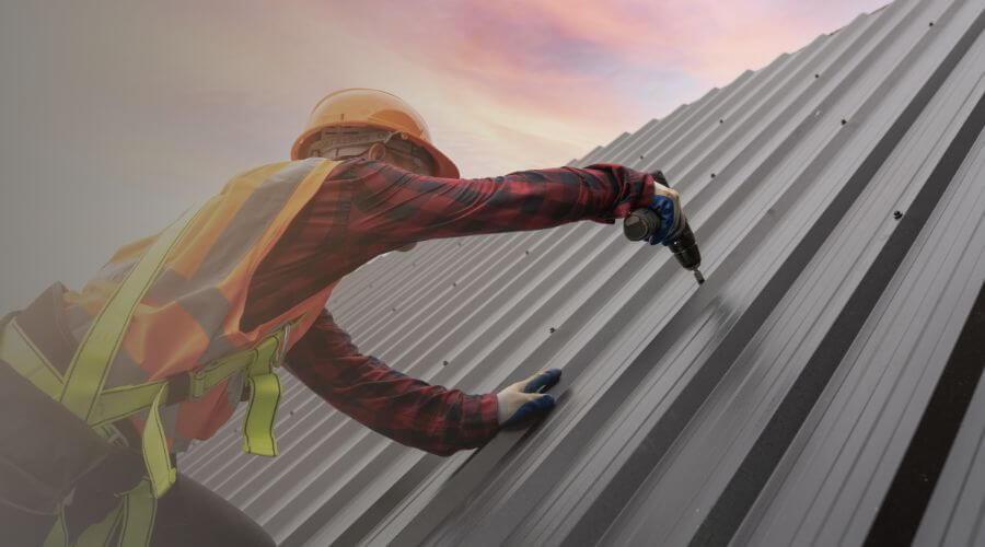 Professional gutter cleaning in Melvin, TX
